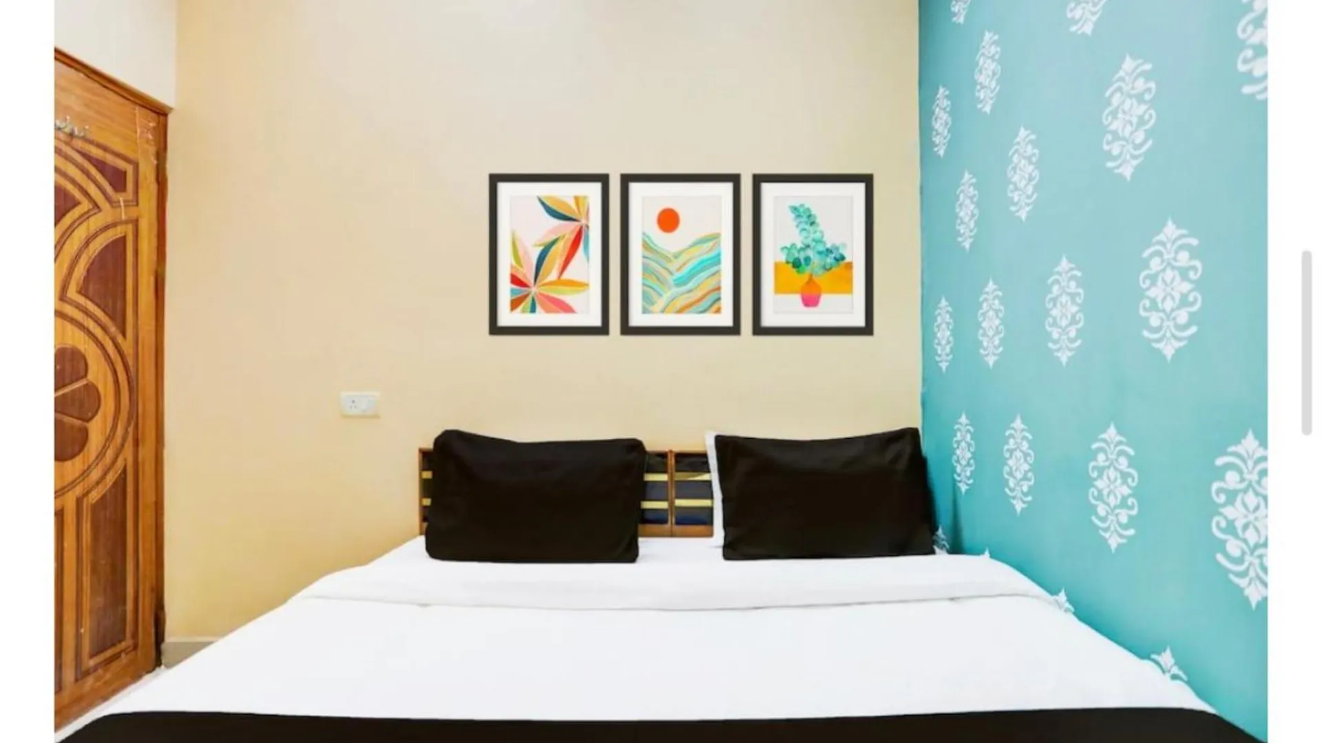 Hotel Premium Vista Inn Stay Near Siddheshwari Maa Durga - Fully Air Conditioned Hotel - Best Premium Hotel Varanasi