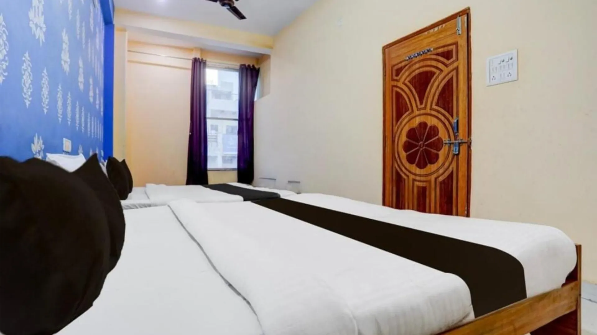 Hotel Premium Vista Inn Stay Near Siddheshwari Maa Durga - Fully Air Conditioned Hotel - Best Premium Hotel 바라나시