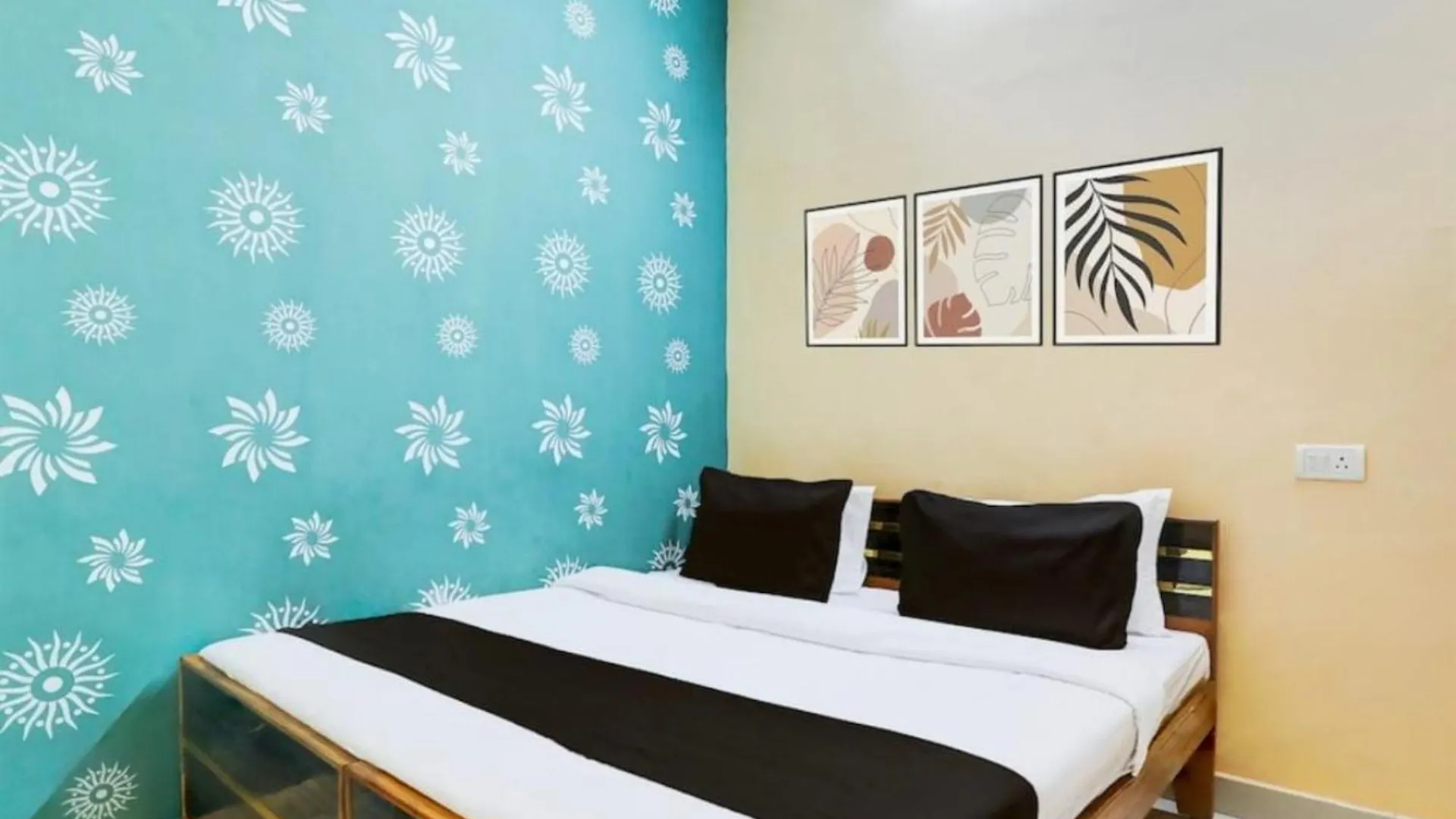 Hotel Premium Vista Inn Stay Near Siddheshwari Maa Durga - Fully Air Conditioned Hotel - Best Premium Hotel 바라나시