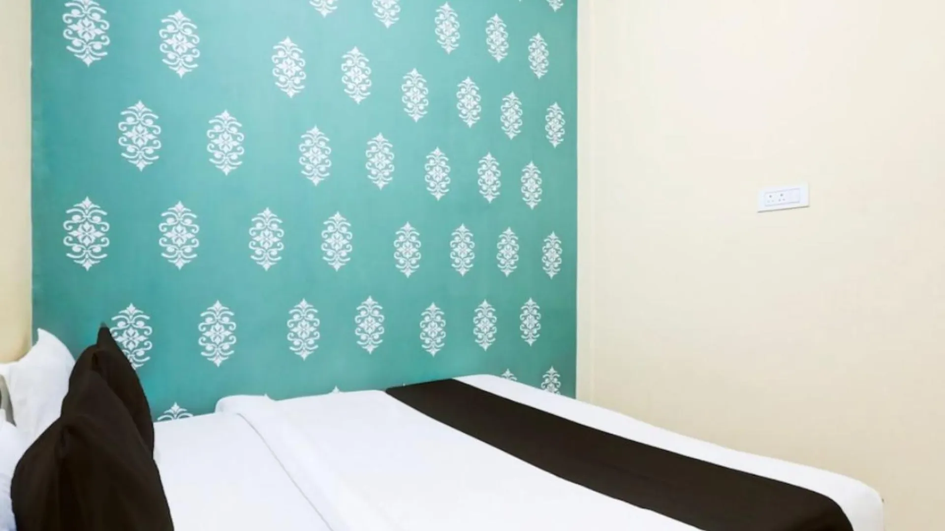 Hotel Premium Vista Inn Stay Near Siddheshwari Maa Durga - Fully Air Conditioned Hotel - Best Premium Hotel 바라나시